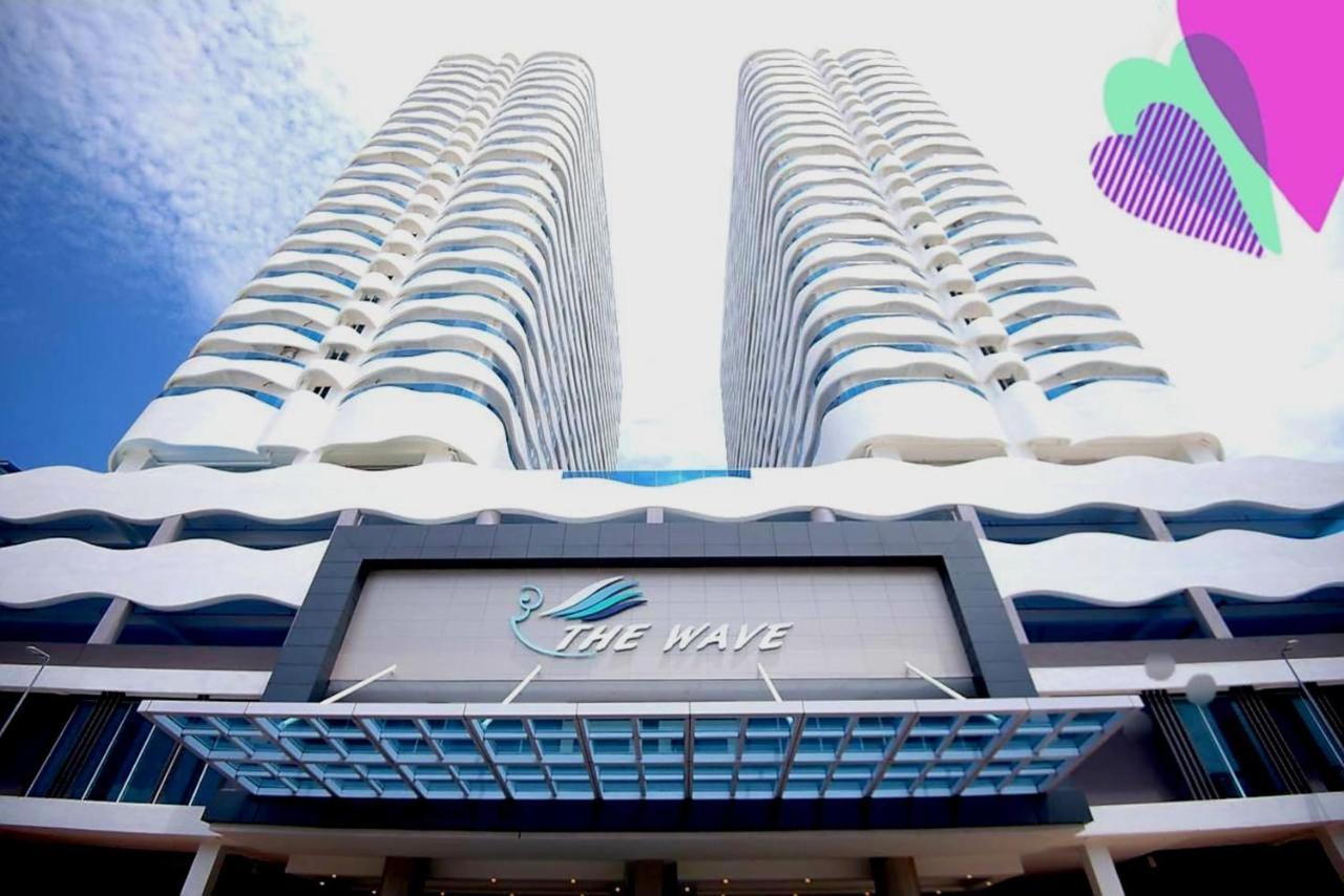 The Wave Suites Melaka Exteriör bild